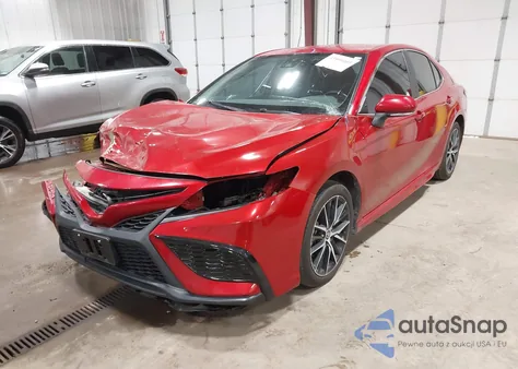 2024 Toyota Camry Se z USA, uszkodzony, nr VIN 4T1G11AK2RU240072